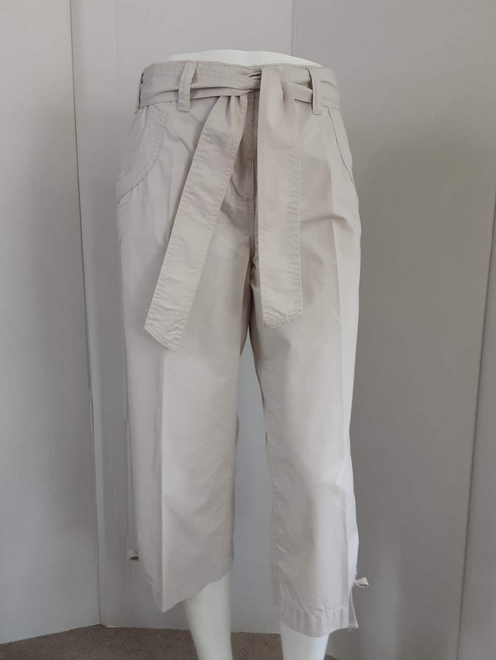 IZOD Khaki 100% Cotton Straight Leg Belted Capris Pants Sz 8